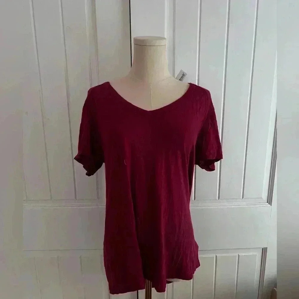 LAmade Burgundy V Neck Short Sleeve Tee Size Small NWT
